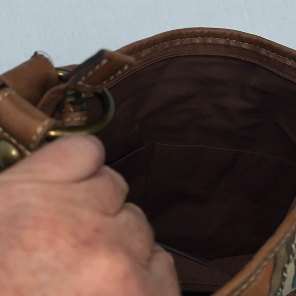 Fossil-boho Crossbody, authentic flower handbag, leather canvas purse adjustable - Picture 9 of 12